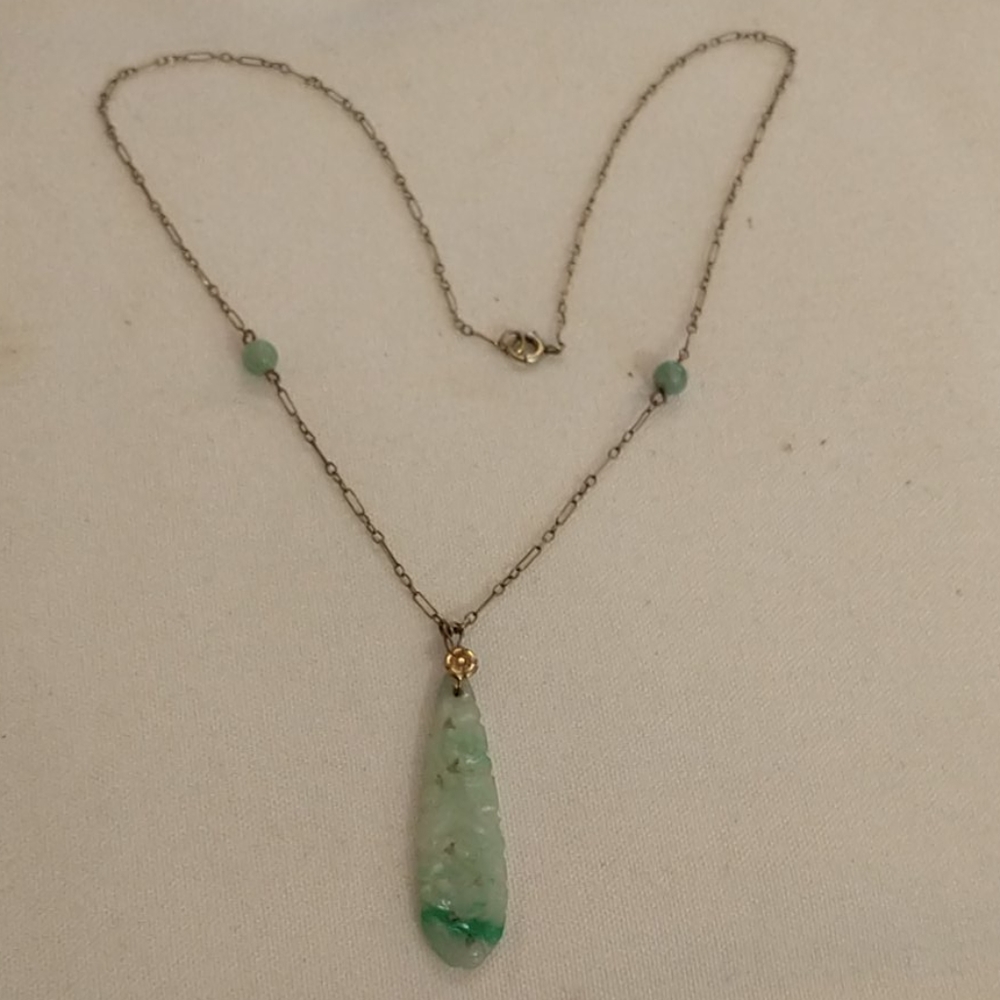 Vintage jade pendant 14k gold necklace